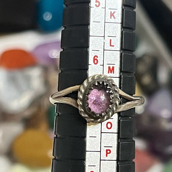 Vintage Native Style Ring - Picture 9 of 11